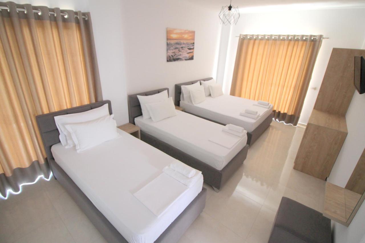 J&B Hotel Ksamil Exterior photo